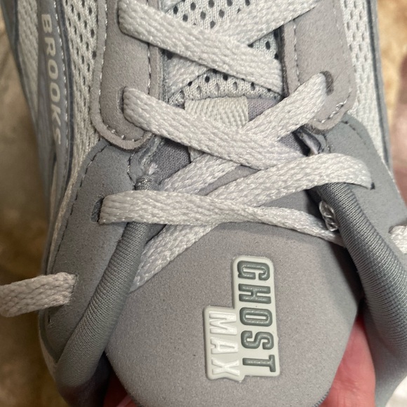 Brooks Gray Performance Sneakers with Cushioned Midsole - Picture 3 of 4